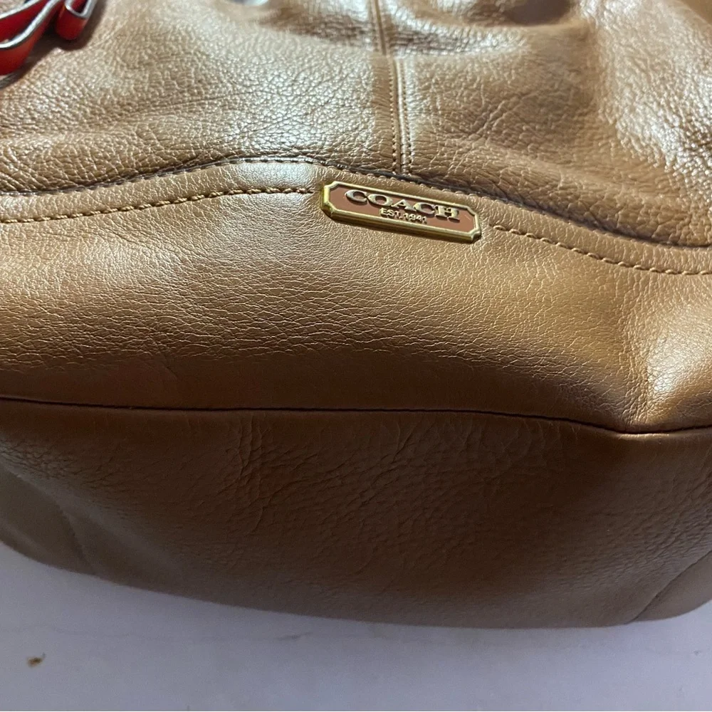 Coach Brown Leather Shoulder Bag with Red Tag - Picture 3 of 7